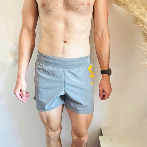 MENS UNDER ARMOUR Grey Grey Orange Logo Gym Zip Pocket Running Short Shorts S - Picture 1 of 14